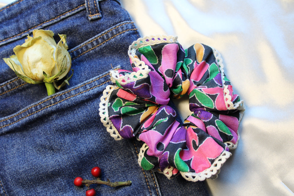 Lace enhanced multicoloured scrunchie Size Medium